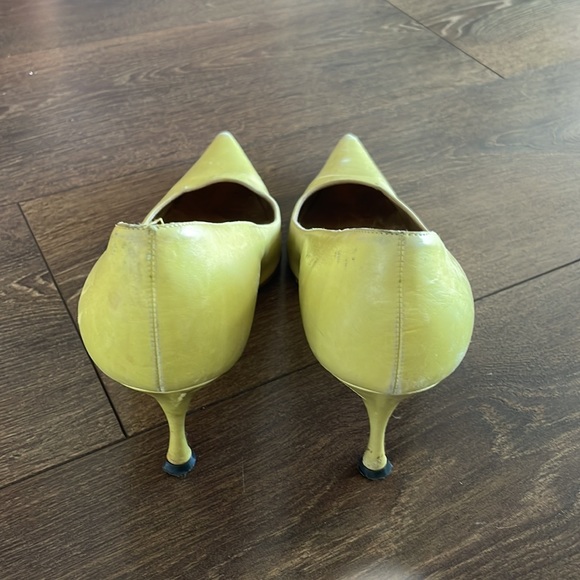 Dolce & Gabana green pointed heels for sale. Shipping price varies. - Picture 4 of 4
